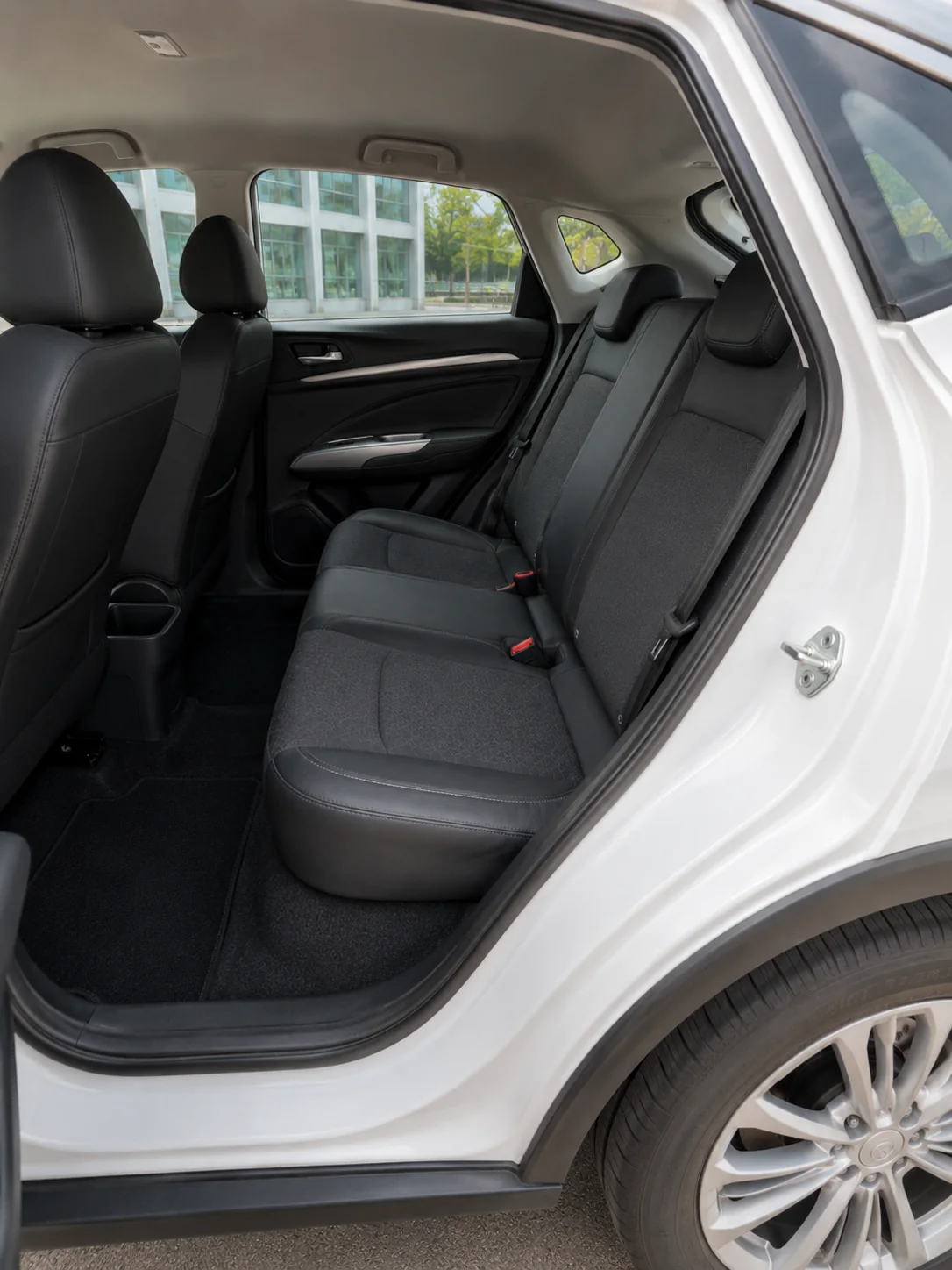 Neta VII EV rear seats real interior photo