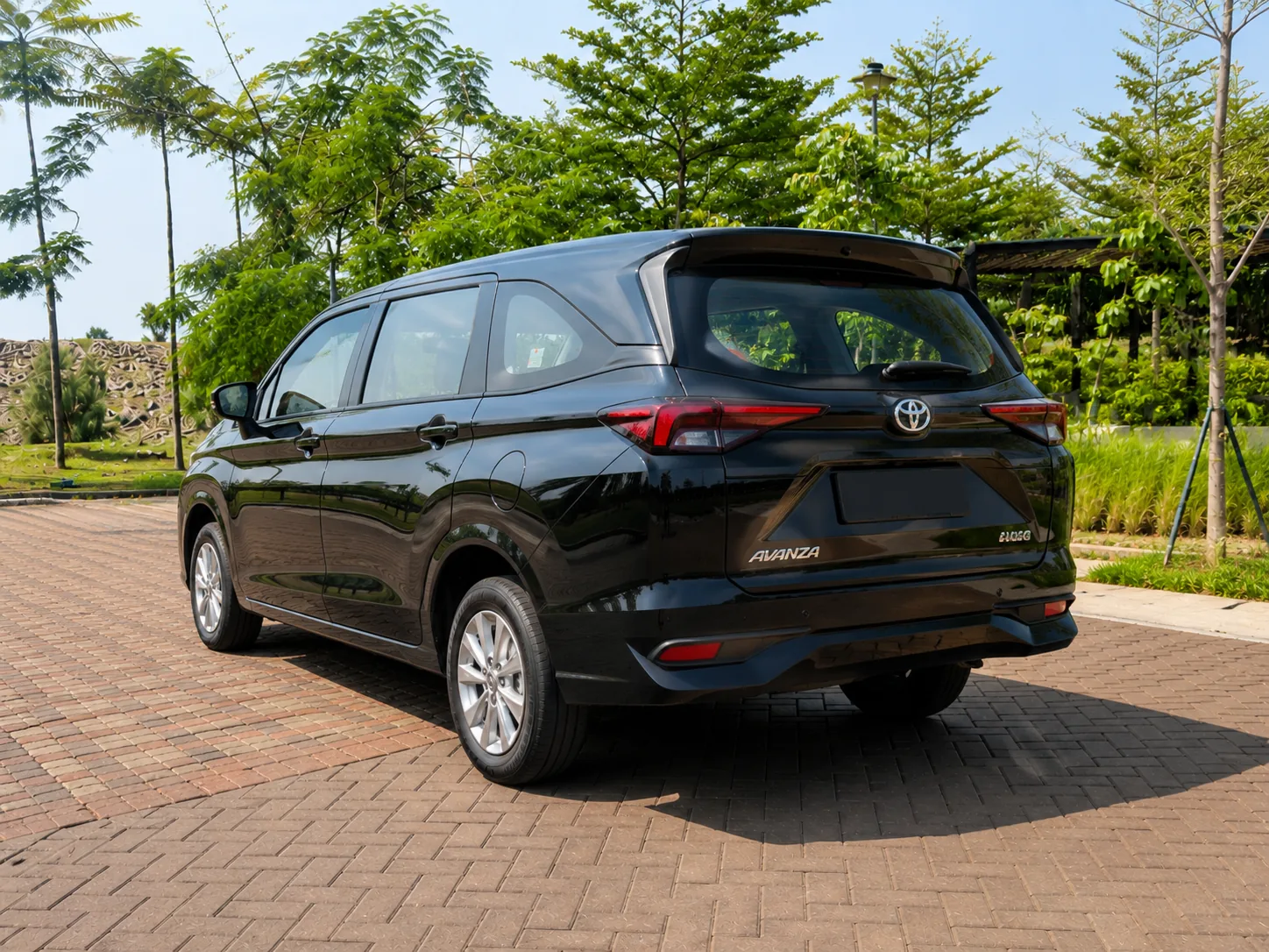 Toyota Avanza rear exterior real photo