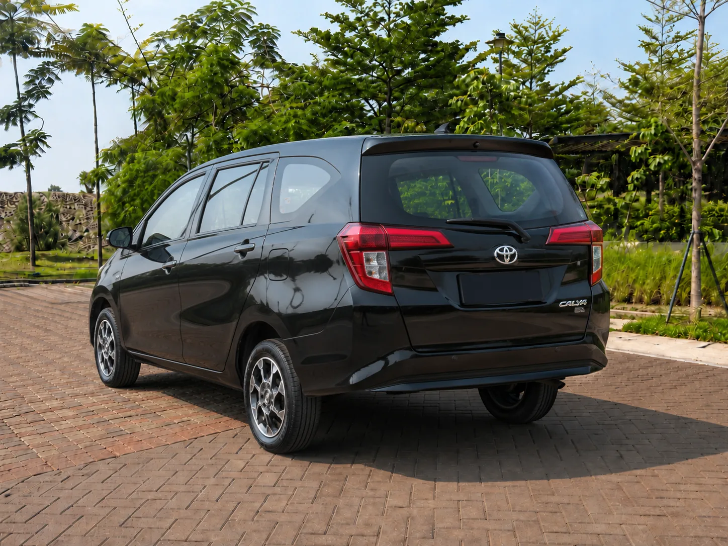 Toyota Calya rear exterior real photo