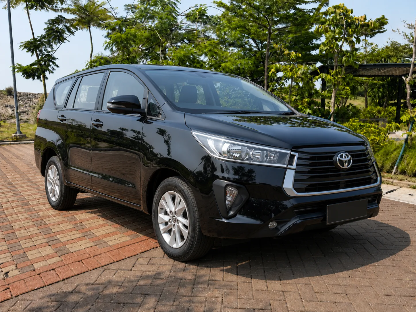 Toyota Innova rental Jakarta main exterior real photo